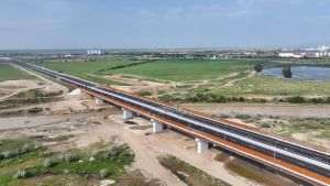 Se deschide circulaţia pe podul de la Vadu Paşii, peste râul Buzău, parte din Autostrada Moldovei